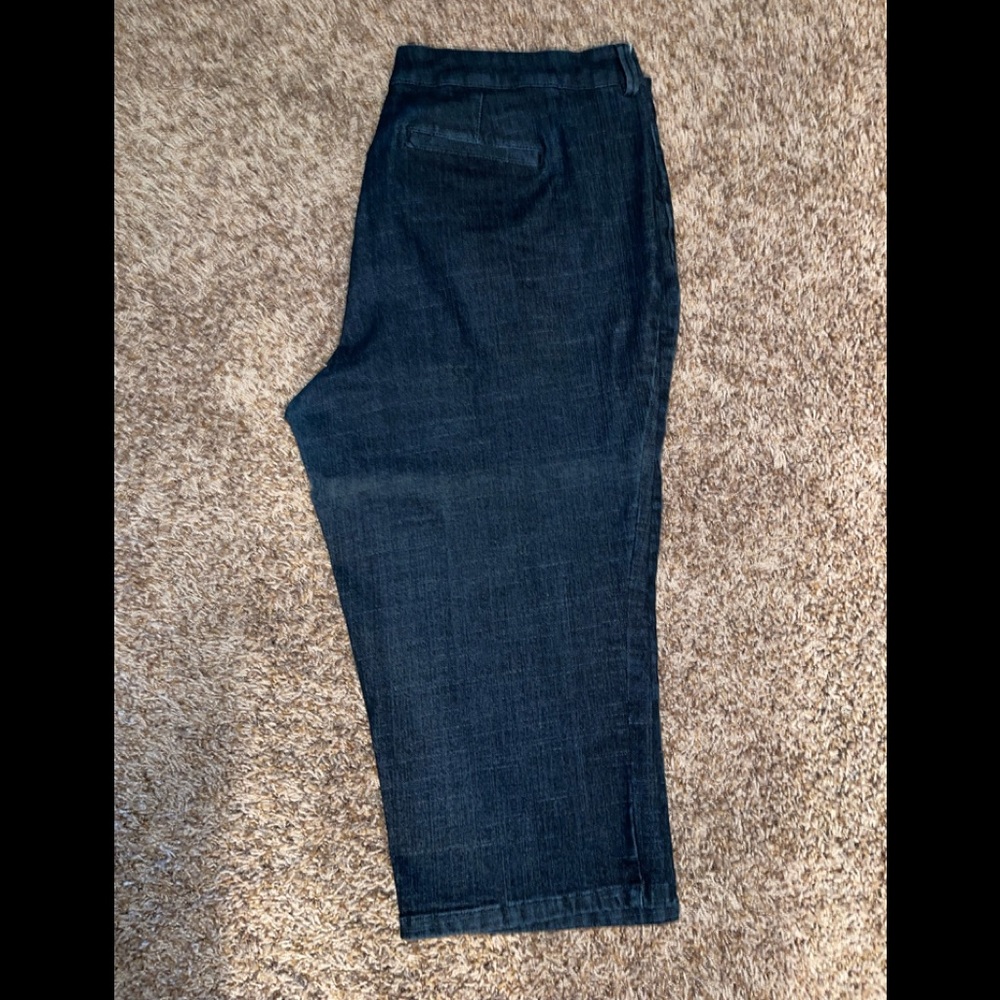 Liz Claiborne classic fit crop denim 18W dark wash excellent condition